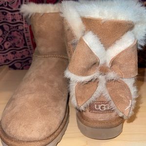 UGG Heritage Bow Boots